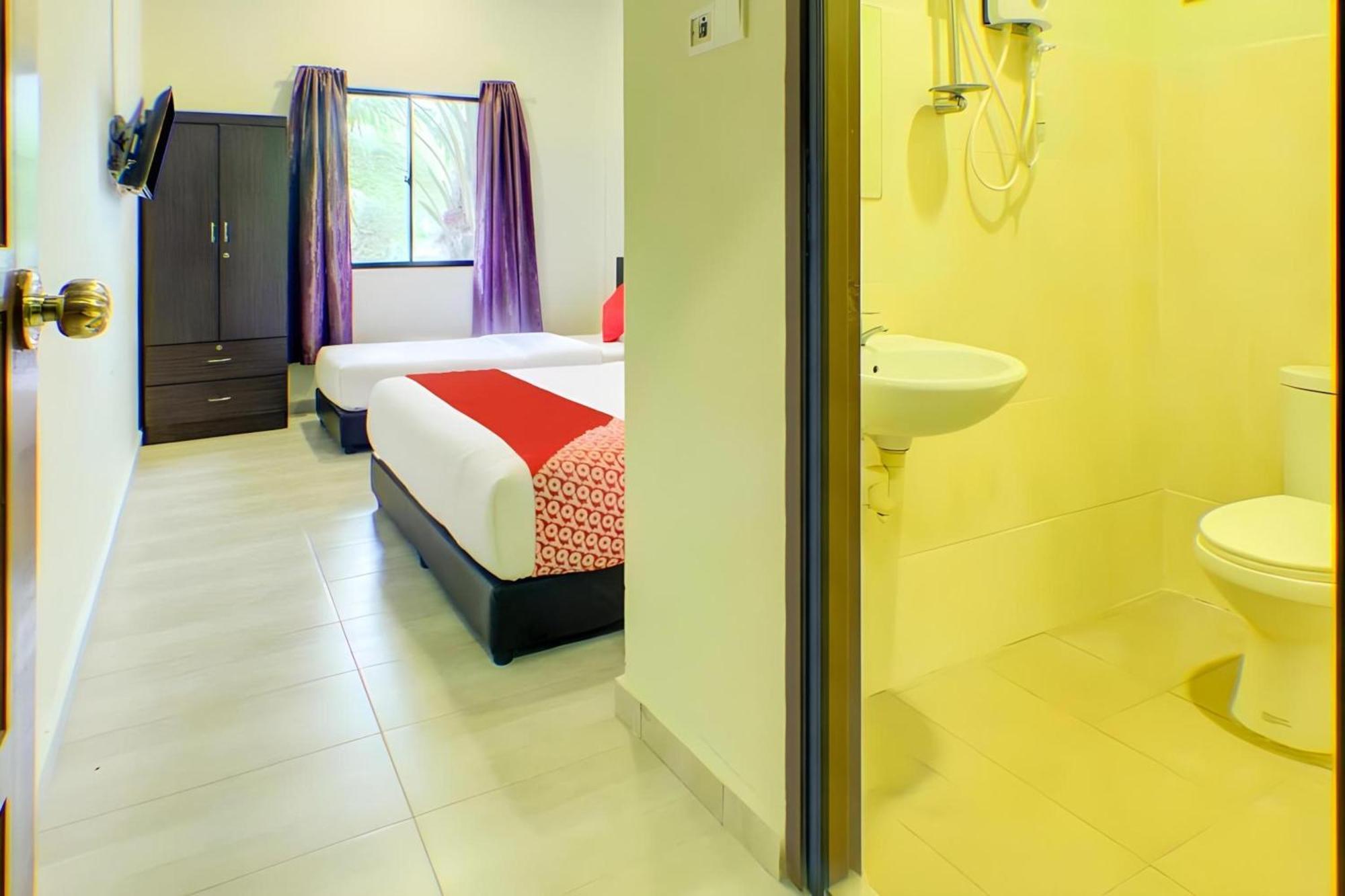 Super Oyo 89896 Sedili Inn Resort Kota Tinggi Zewnętrze zdjęcie