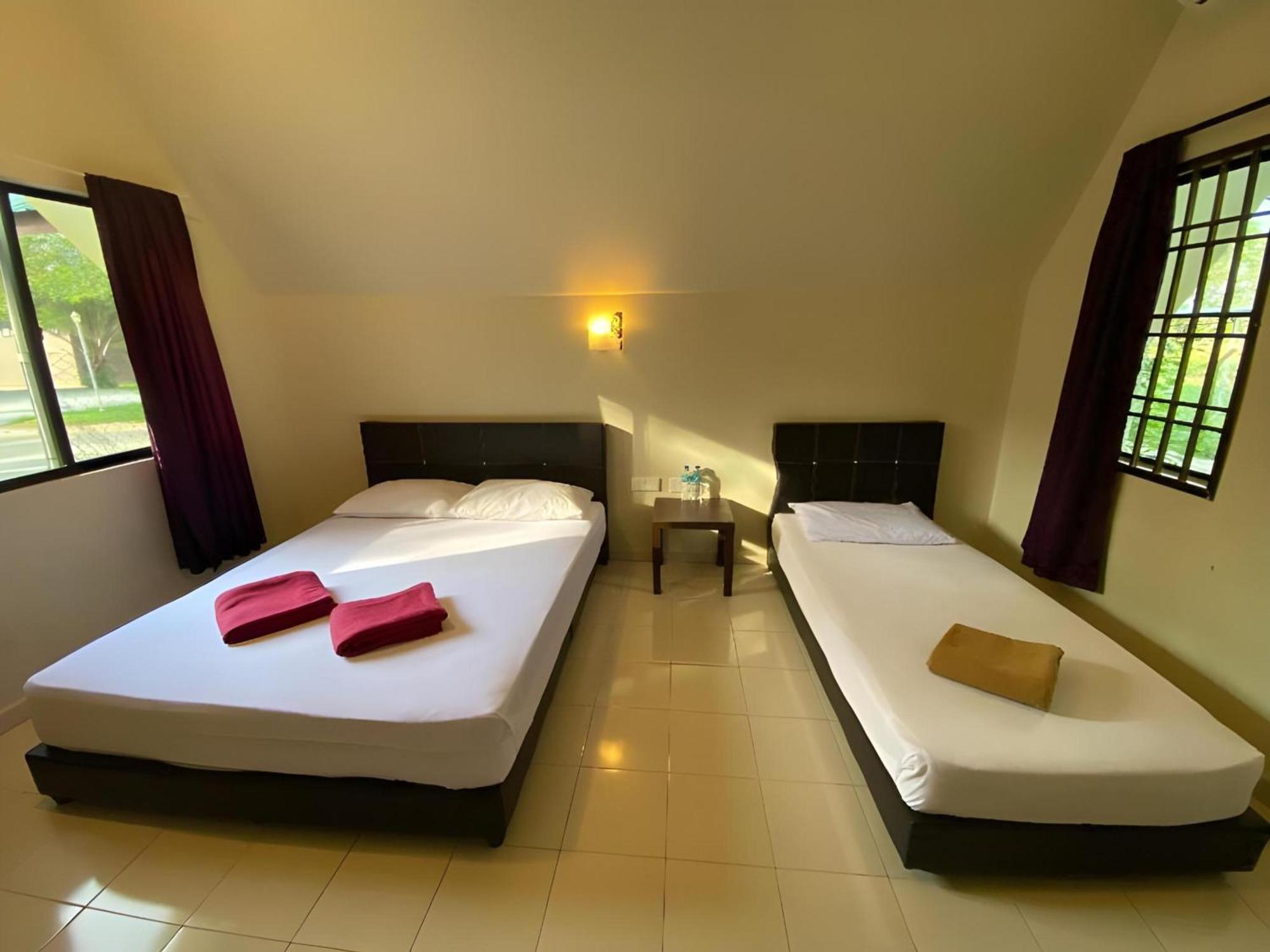 Super Oyo 89896 Sedili Inn Resort Kota Tinggi Zewnętrze zdjęcie
