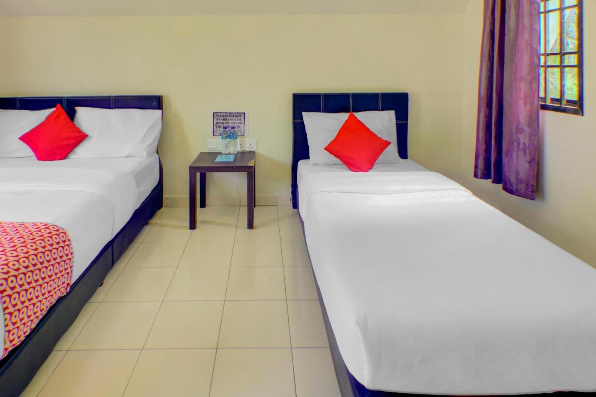Super Oyo 89896 Sedili Inn Resort Kota Tinggi Zewnętrze zdjęcie