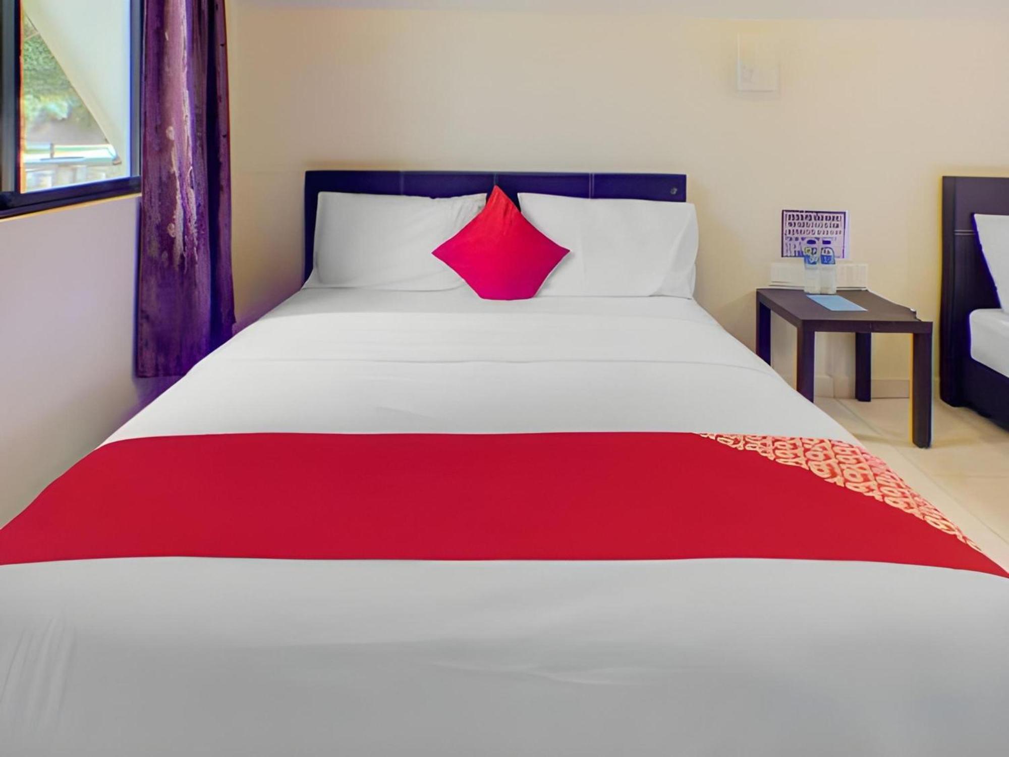 Super Oyo 89896 Sedili Inn Resort Kota Tinggi Zewnętrze zdjęcie