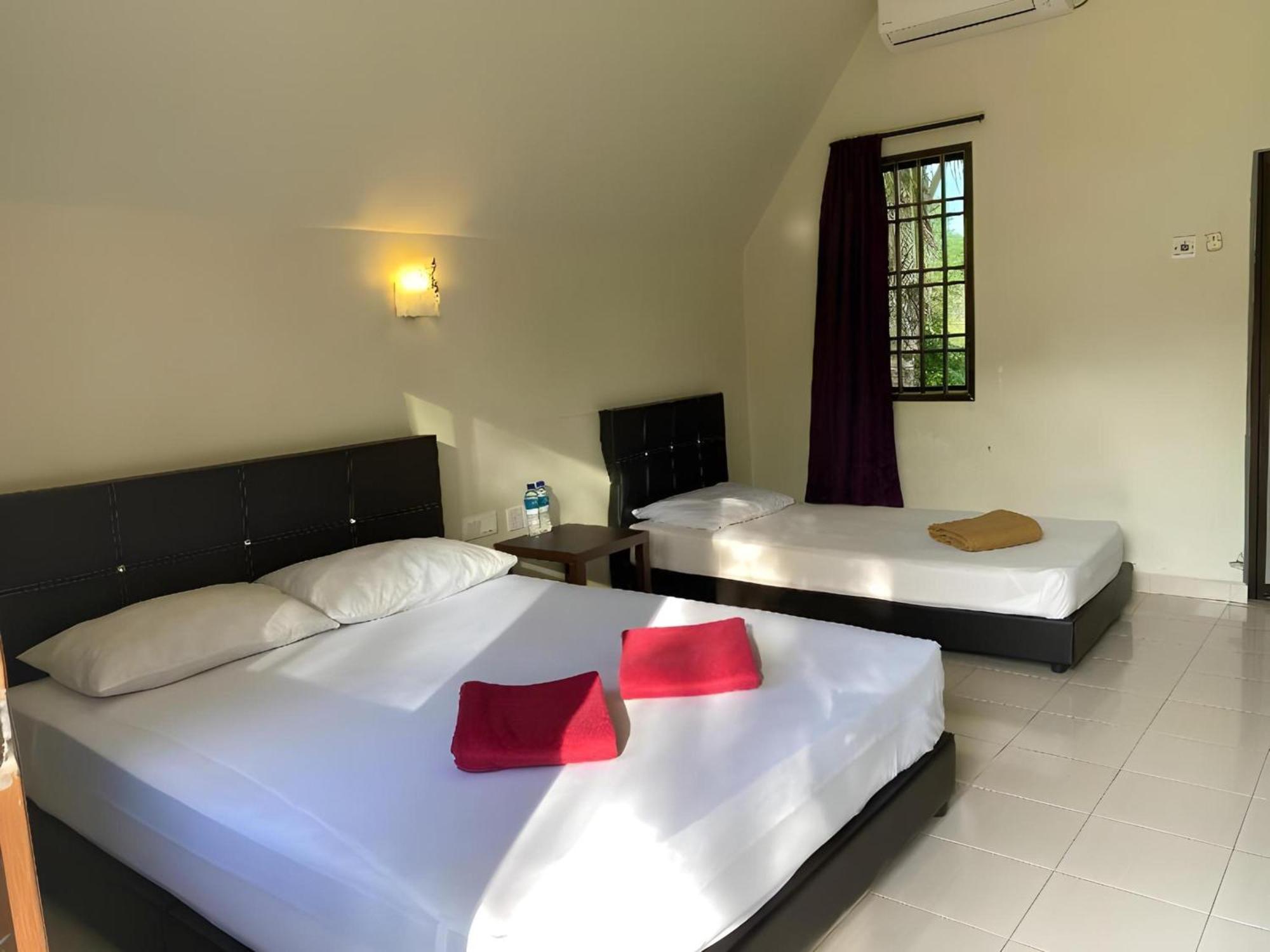 Super Oyo 89896 Sedili Inn Resort Kota Tinggi Zewnętrze zdjęcie