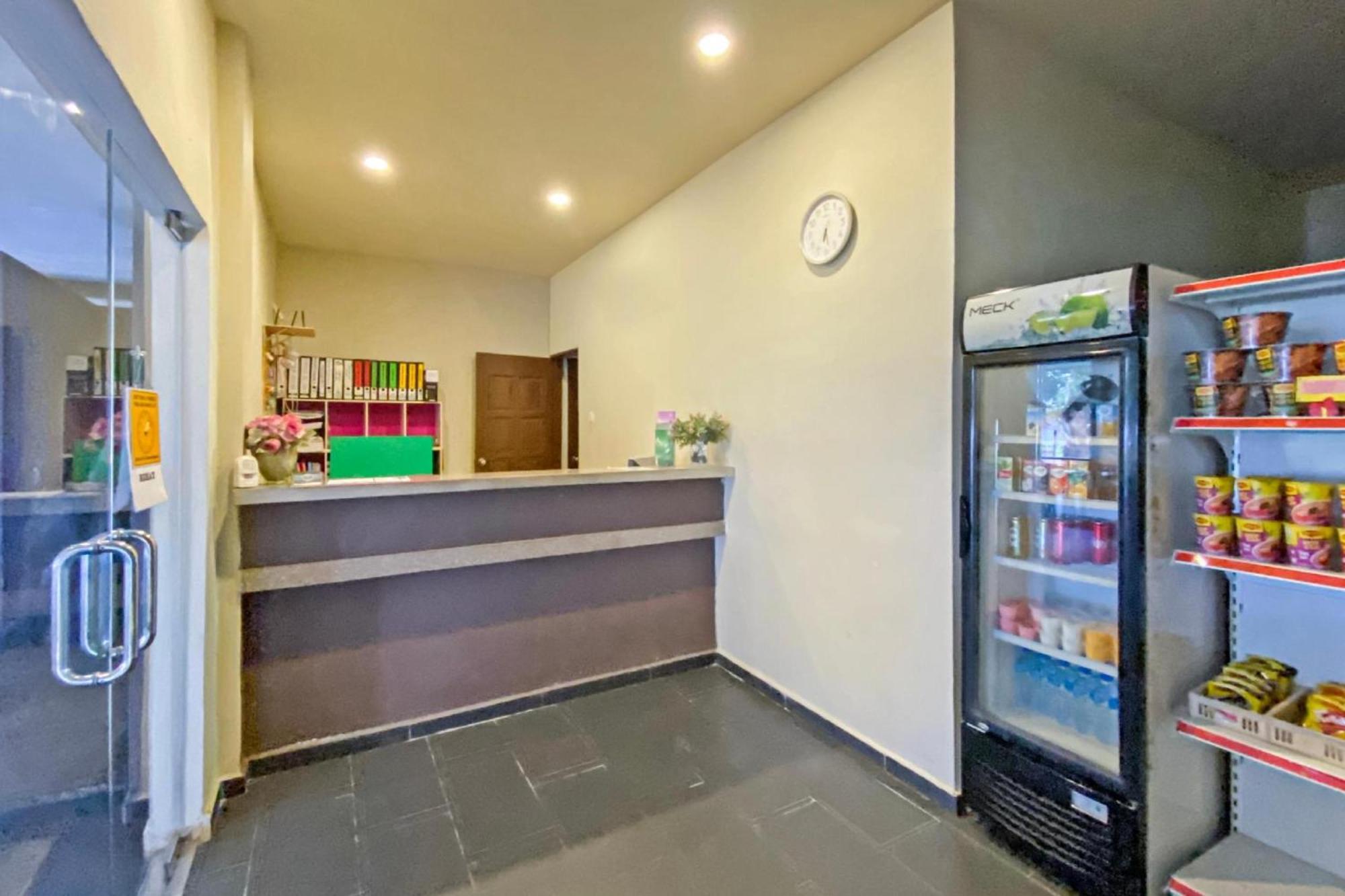 Super Oyo 89896 Sedili Inn Resort Kota Tinggi Zewnętrze zdjęcie